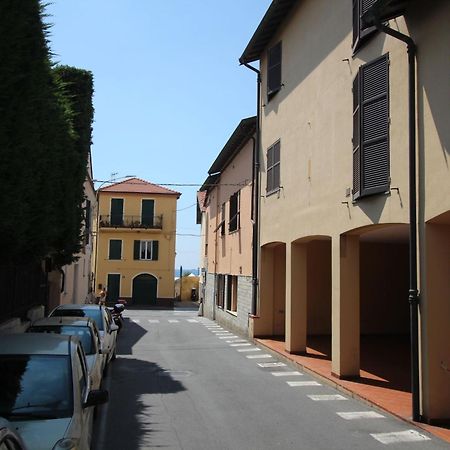 Garibaldi Appartamenti Riva Ligure Exterior photo